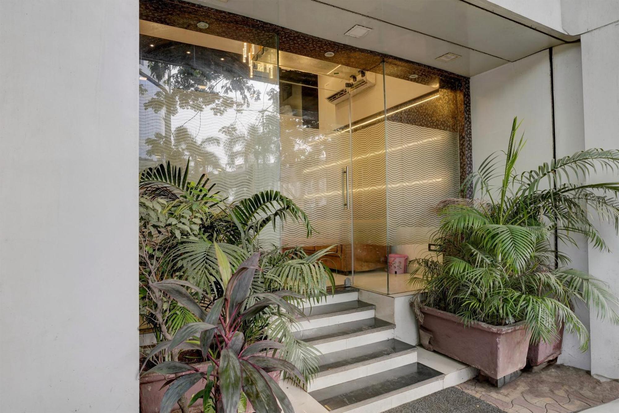 Hotel O Golden Star Mumbai Exterior photo