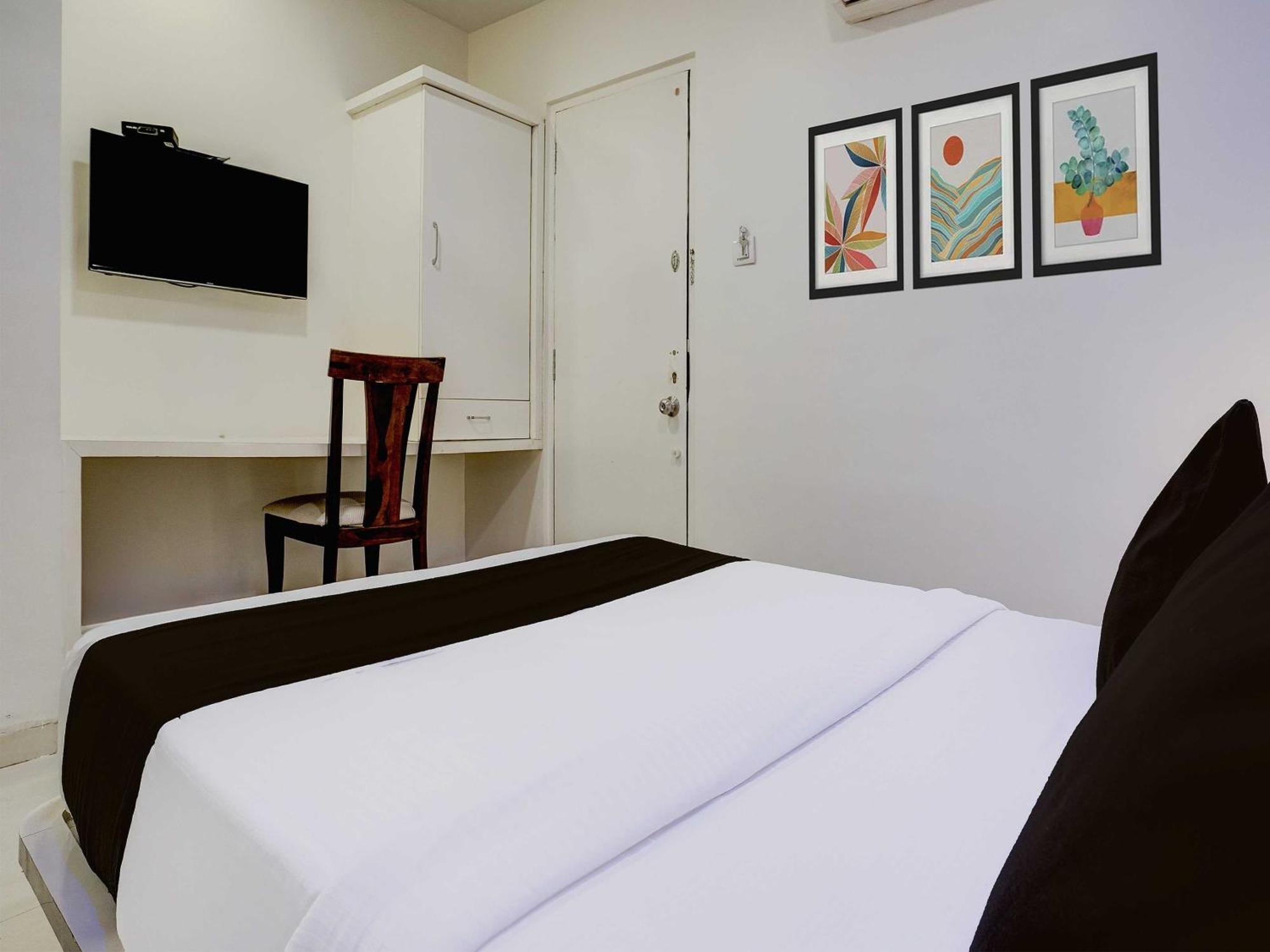 Hotel O Golden Star Mumbai Exterior photo